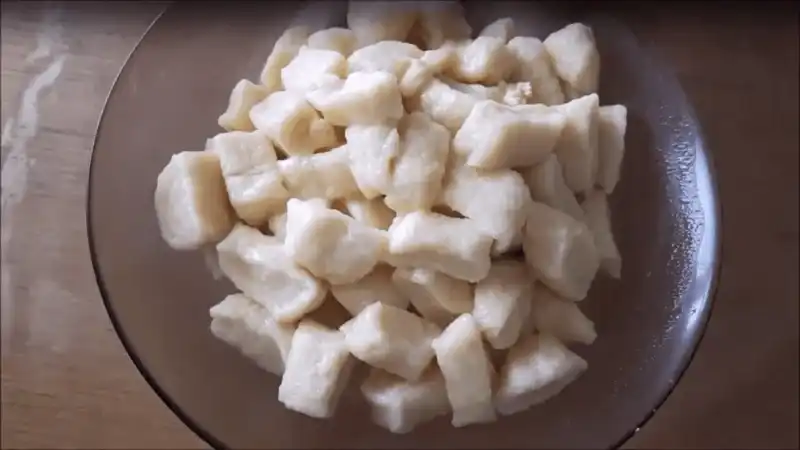 Ленивые Вареники с Творогом - готовятся Быстро и Просто.
Получается очень вкусный и полезный завтрак.<br />
Также ленивые вареники это отличное блюдо для диеты.