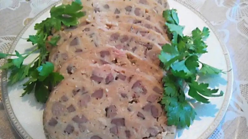 Всем привет. Сегодня с вами приготовим куриную шейку. Она является как диетическим так и праздничным блюдом.<br />
Подойдёт к праздничному столу и как вкусный перекус. Куриная шейка не требует больших умений для готовки и может получиться у каждого, стоит только попробовать.