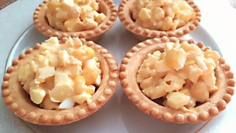 Отличная закуска с мясом криля и кукурузой. Готовится за 5 минут