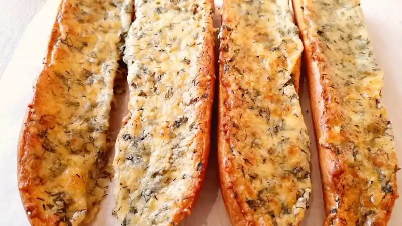 Быстрый перекус, который готовится за пару минут. Отлично подходит для быстрого завтрака или на обеденный перекус.