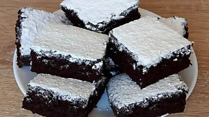 Очень вкусный постный шоколадный пирог. Готовится всего за 20 минут