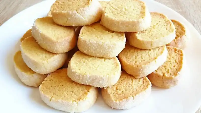 Печенье на кефире, которое готовится быстро и просто. Отлично подходит к чаю.