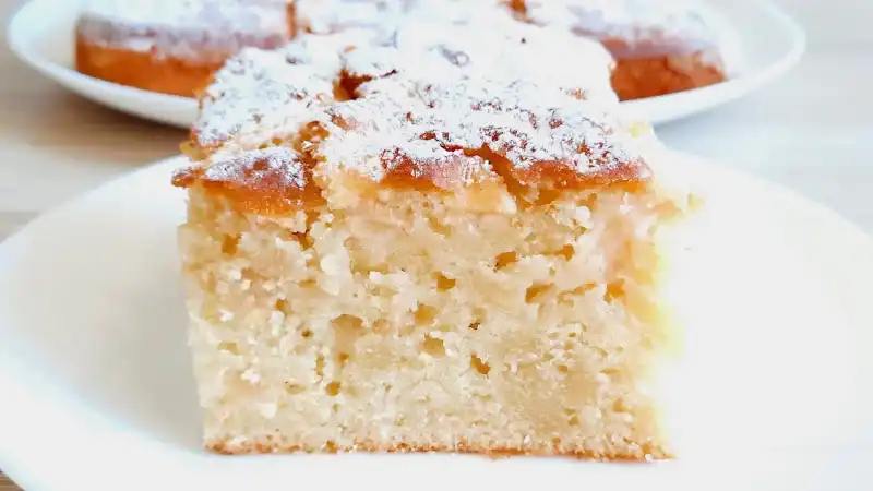 Пирог с яблоками на кефире готовится очень просто. Яблочный пирог очень вкусный.