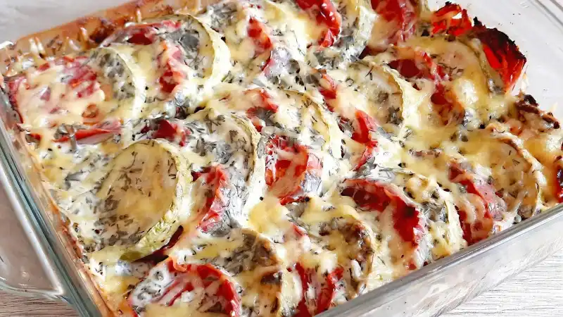 Вкусные кабачки с помидорами в духовке. Всем советую приготовить. Так как блюда готовится достаточно просто, а получается очень вкусным