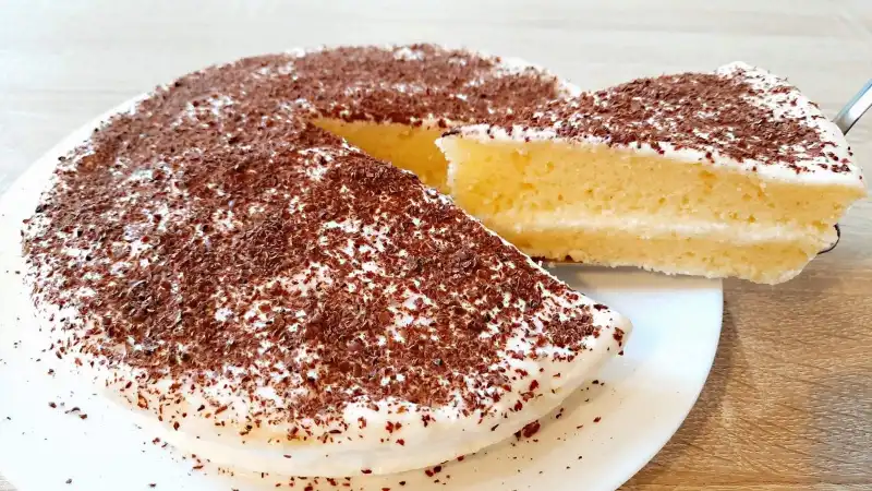 Простейший манник в микроволновке. Пирог в микроволновке на кефире готовиться быстро и просто. Быстрый пирог в микроволновке со сметанным кремом.